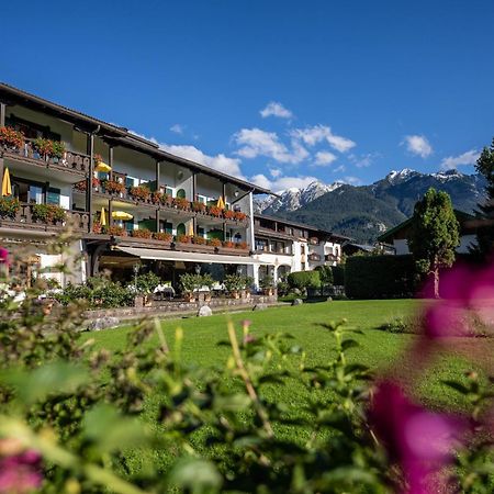 Parkhotel Wallgau 4 Sterne Superior Alpenjuwel Mit Spa Genuss, Golf & Wellness In Der Karwendel-Region Tradition Trifft Eleganz Im Stilvollen Rueckzugsort Luaran gambar