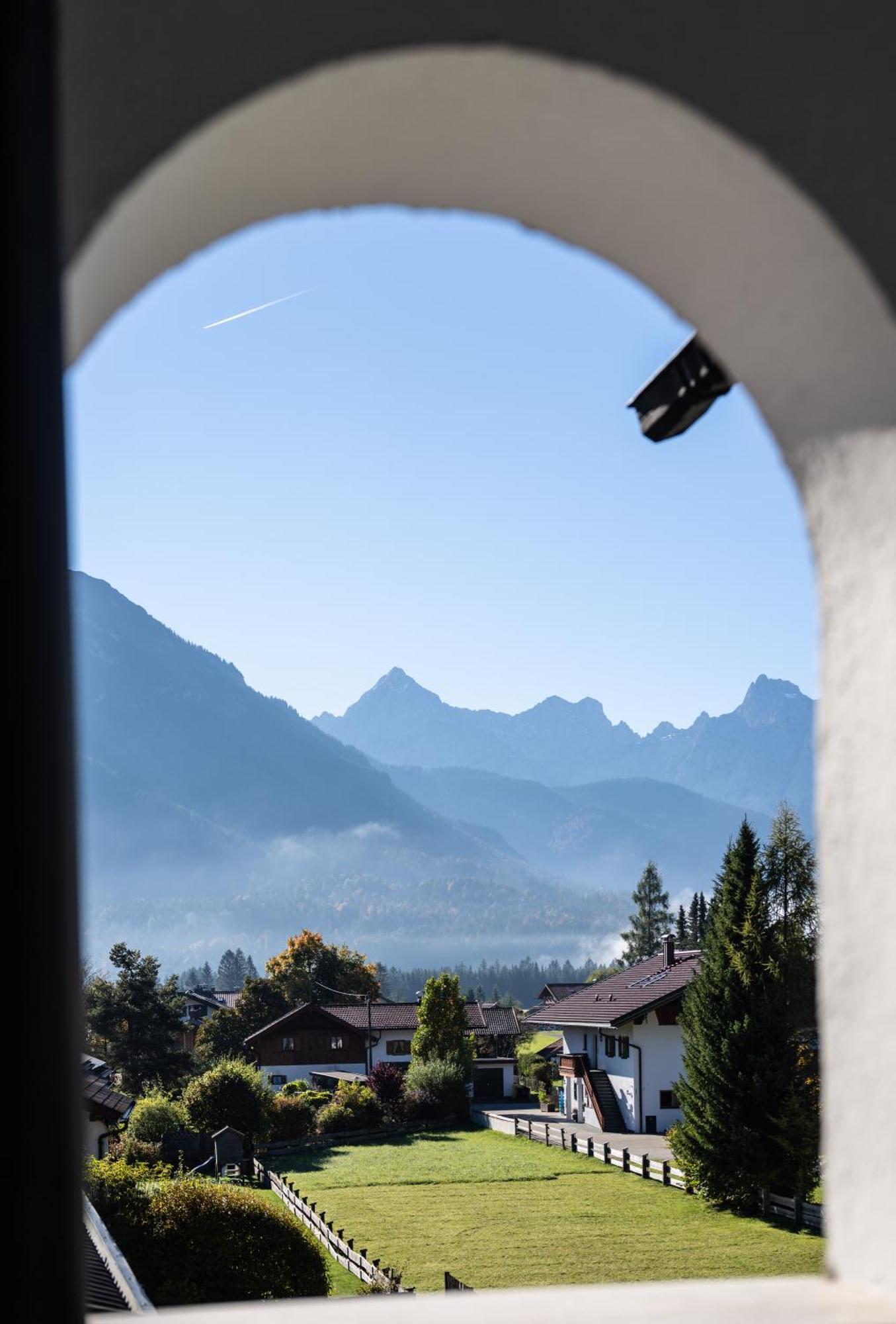 Parkhotel Wallgau 4 Sterne Superior Alpenjuwel Mit Spa Genuss, Golf & Wellness In Der Karwendel-Region Tradition Trifft Eleganz Im Stilvollen Rueckzugsort Luaran gambar
