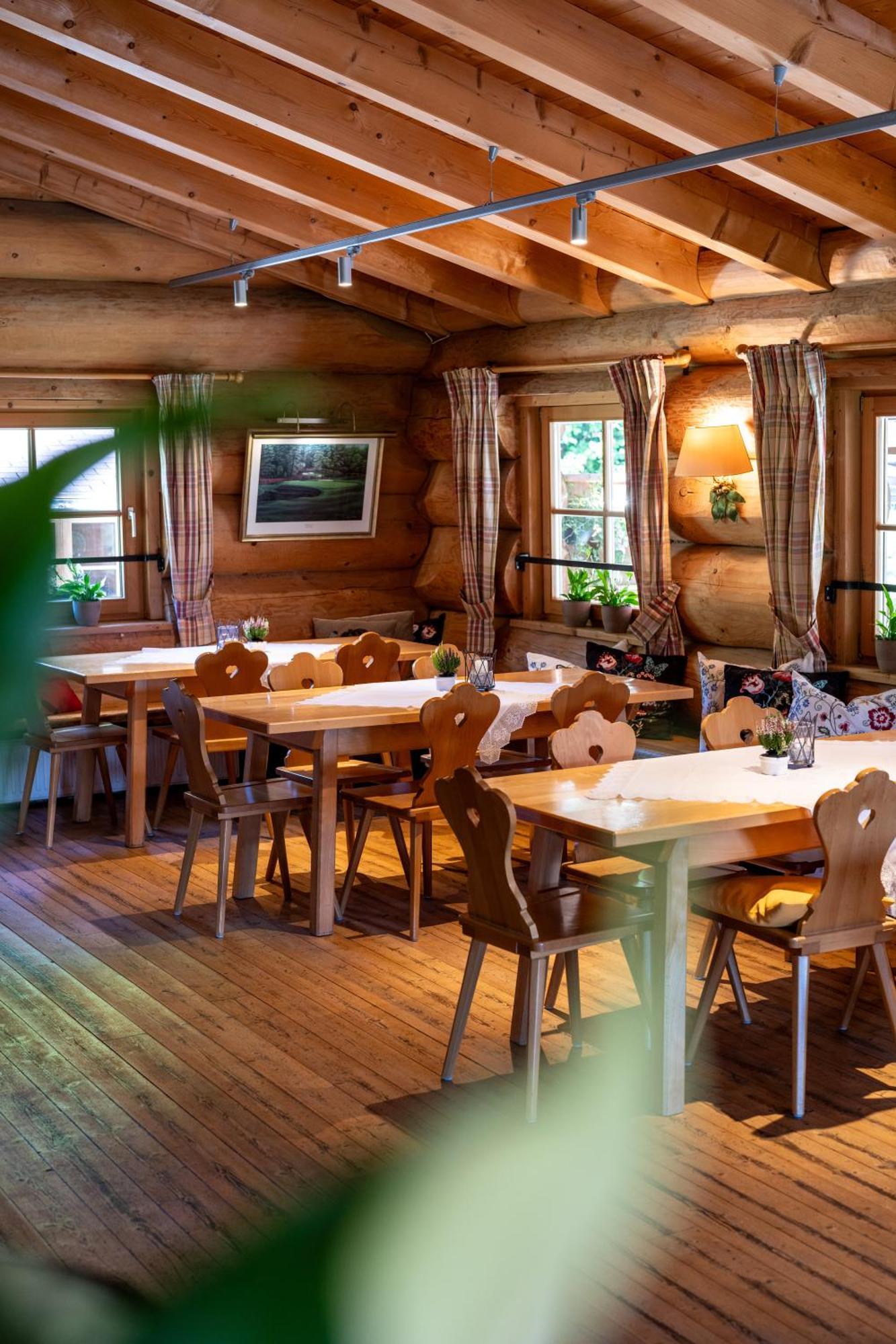 Parkhotel Wallgau 4 Sterne Superior Alpenjuwel Mit Spa Genuss, Golf & Wellness In Der Karwendel-Region Tradition Trifft Eleganz Im Stilvollen Rueckzugsort Luaran gambar
